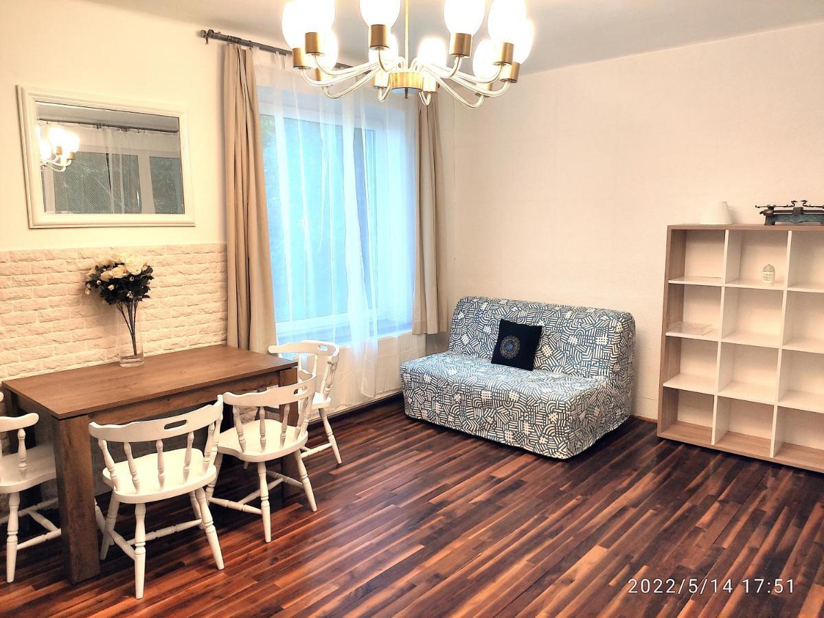 Romantic Two Bedroom Apartments In The Hills Of Budapest With Private Parking Dış mekan fotoğraf